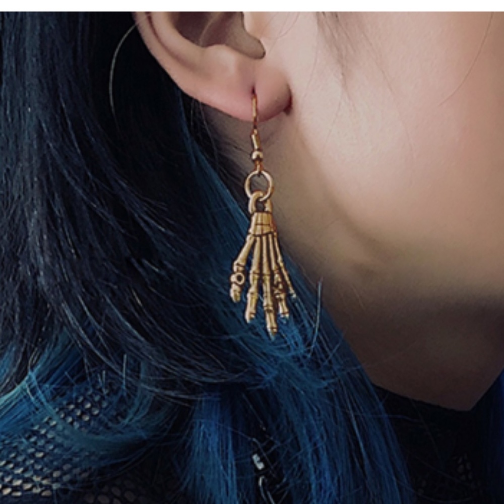 SKELETON HAND EARRINGS - Picture 3 of 3
